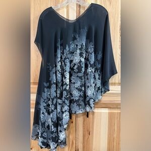 Dressbarn Black and White Diagonal Cut Sheer Chic Floral Poncho Top
